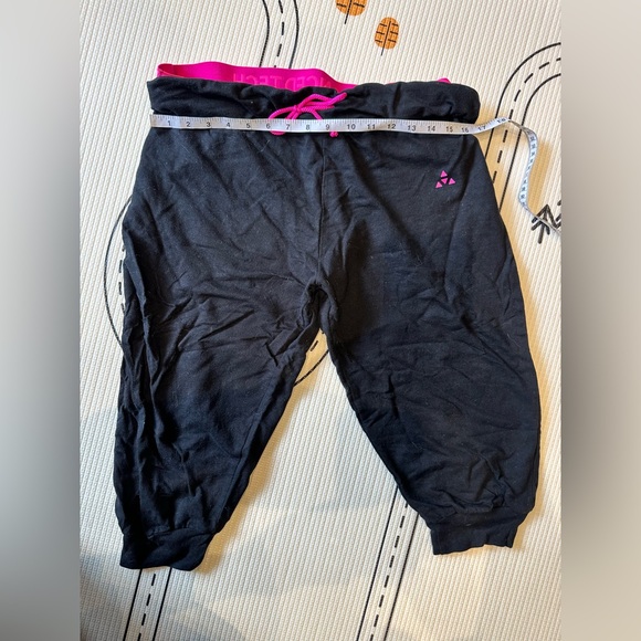 Balanced Tech Black/Pink Capris Size XL - Picture 3 of 5